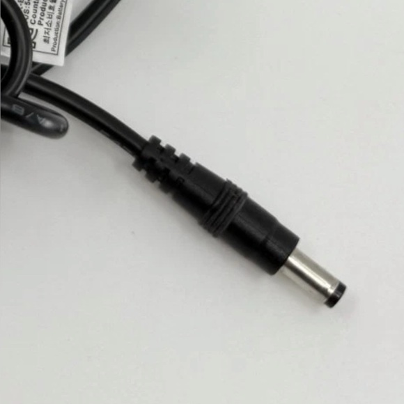 NEW [Theragun] Theragun World Travel Charger Set of 4 AC Plugs, Sealed Box - Picture 12 of 12